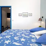Myrto Apartment
